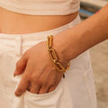 Amélie – Armband in goud met een strakke en verstelbare vormgeving