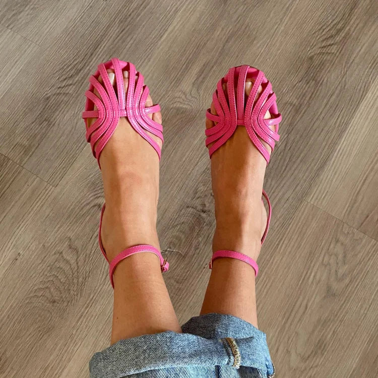 "Vittoria | Gouden Sieraden Sandalen" can be rewritten as "Vittoria | Sandalen met Gouden Sieraden".
