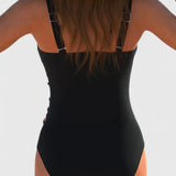 Caroline | Elegante en sculpturale badpak