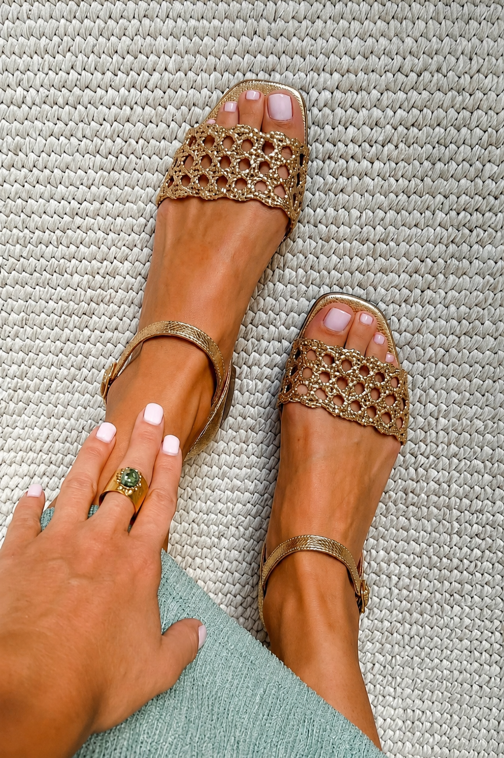 Aurora | Gouden Sandalen voor een Betoverende Zomer