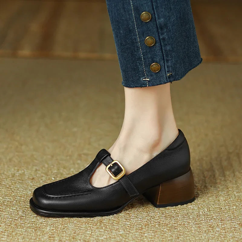 Loes | T-strap Sandalen