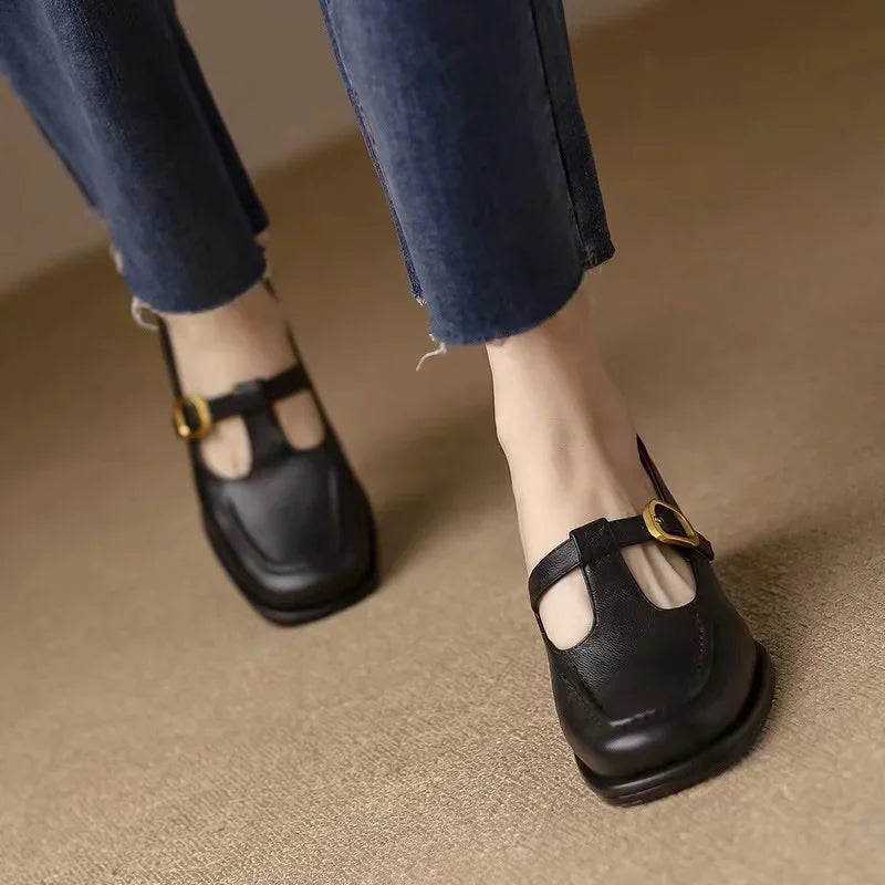 Loes | T-strap Sandalen