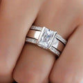 Glanzende zilveren ring in vintage stijl