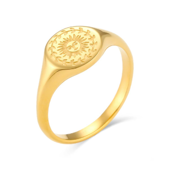 Gouden ring voor de zomerzonnewende