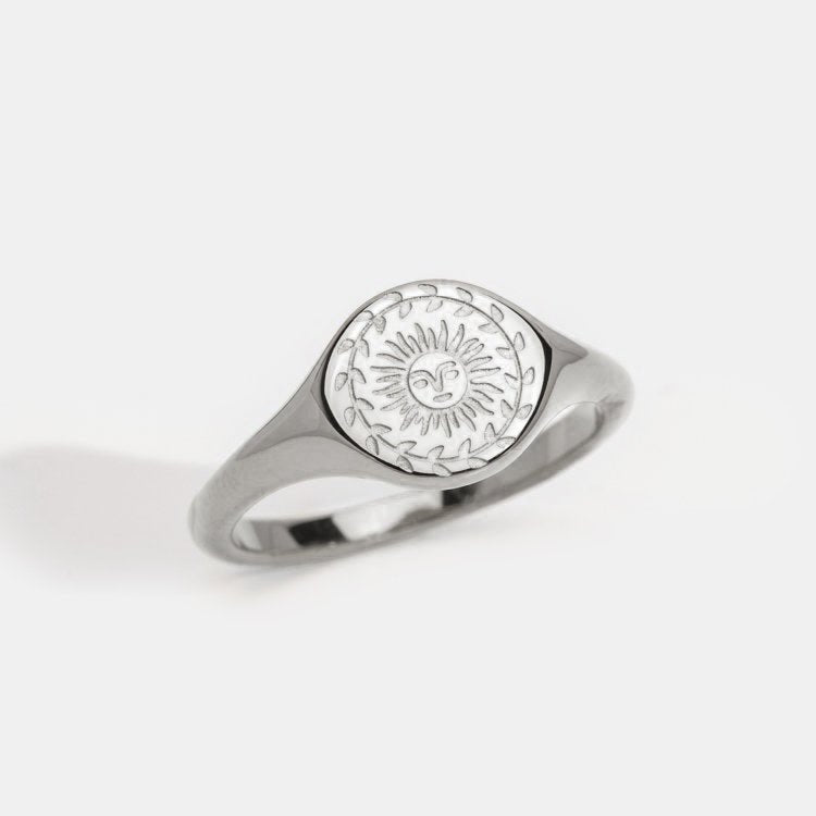 Gouden ring voor de zomerzonnewende